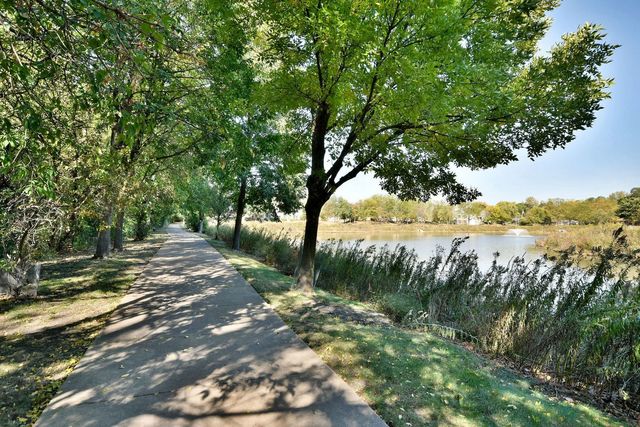 982 Indigo Court, Hanover Park, IL 60133