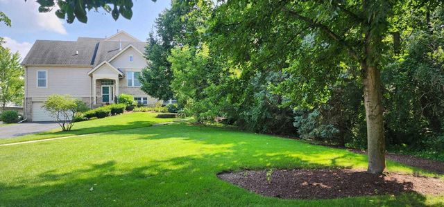 982 Indigo Court, Hanover Park, IL 60133