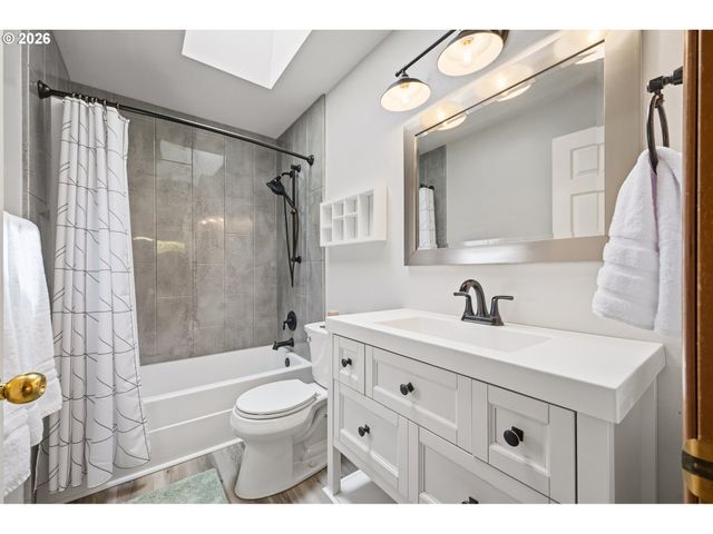 200 N 31ST Ave, Cornelius, OR 97113