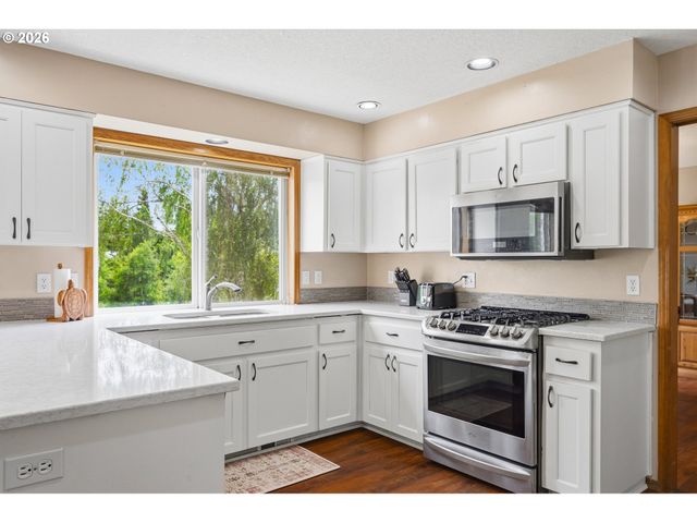 200 N 31ST Ave, Cornelius, OR 97113
