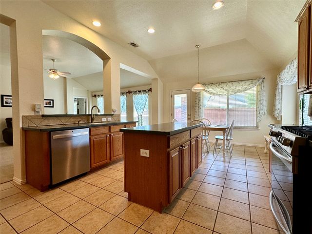 4401 Double Oak Lane, Fort Worth, TX 76123