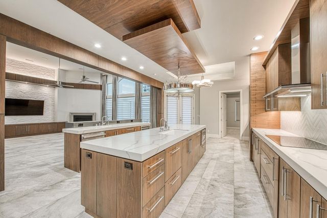 1553 E Golden Valley Way, Fresno, CA 93730