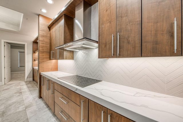 1553 E Golden Valley Way, Fresno, CA 93730