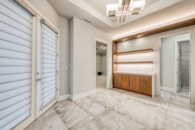 1553 E Golden Valley Way, Fresno, CA 93730