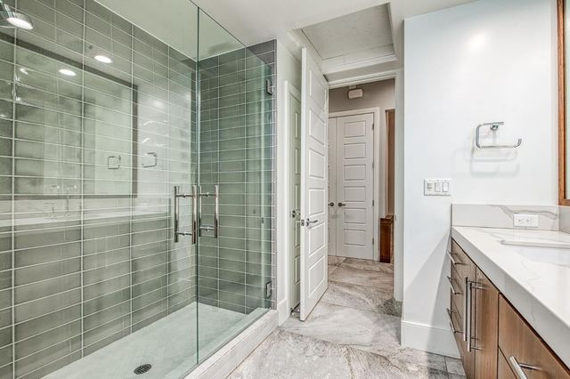 1553 E Golden Valley Way, Fresno, CA 93730