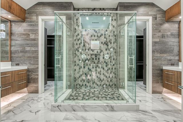 1553 E Golden Valley Way, Fresno, CA 93730