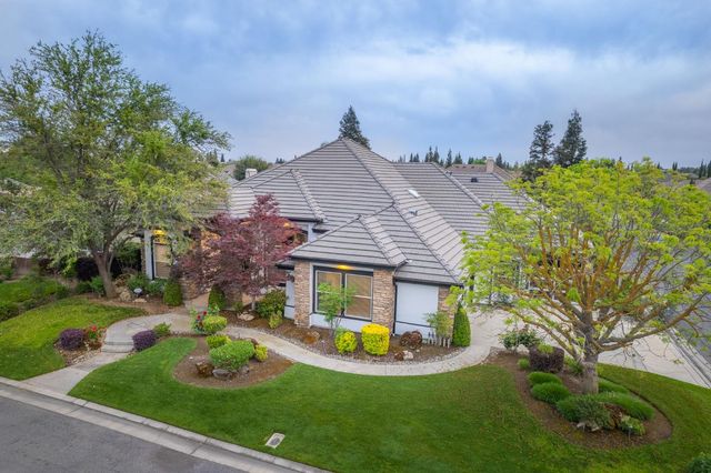 1553 E Golden Valley Way, Fresno, CA 93730