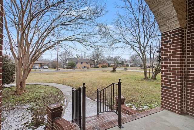 2010 Clintondale Dr, Nashville, TN 37218