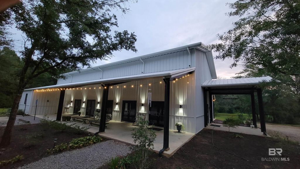 27300 Schoen Road, Elberta, AL 36530