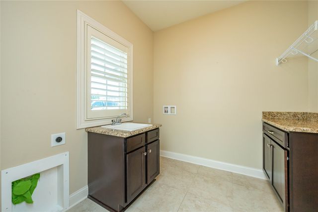 1990 NW 126th Street, Clive, IA 50325