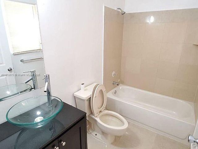 10 Crossings Cir H, Boynton Beach, FL 33435