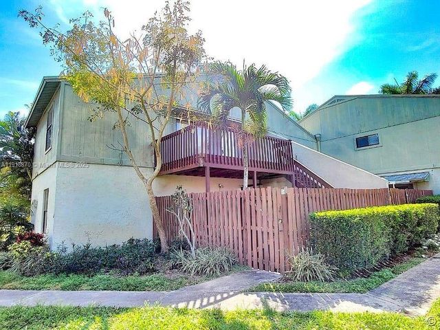 10 Crossings Cir H, Boynton Beach, FL 33435