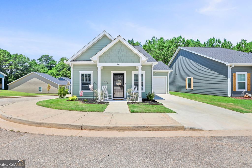 101 Lenox Circle, Lagrange, GA 30241