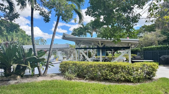 5103 NW 35th Street 606, Lauderdale Lakes, FL 33319