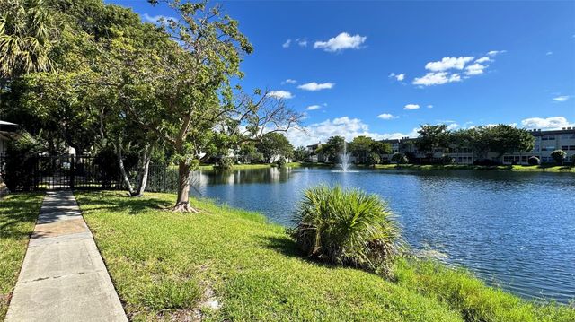 5103 NW 35th Street 606, Lauderdale Lakes, FL 33319