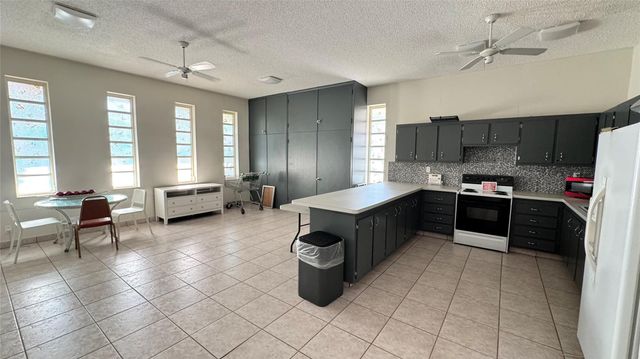 5103 NW 35th Street 606, Lauderdale Lakes, FL 33319
