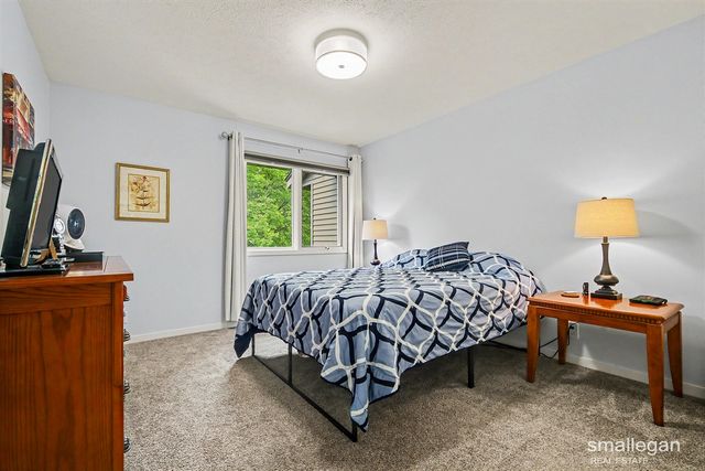 886 Harvest Drive, Holland, MI 49423