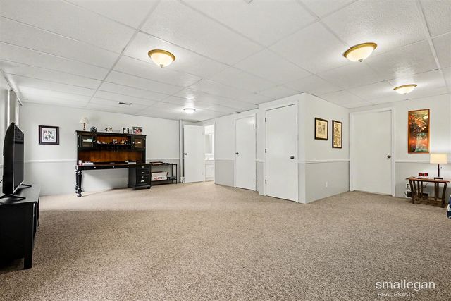 886 Harvest Drive, Holland, MI 49423