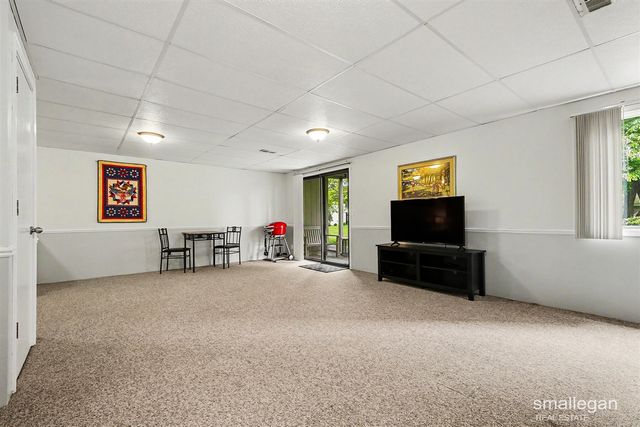886 Harvest Drive, Holland, MI 49423