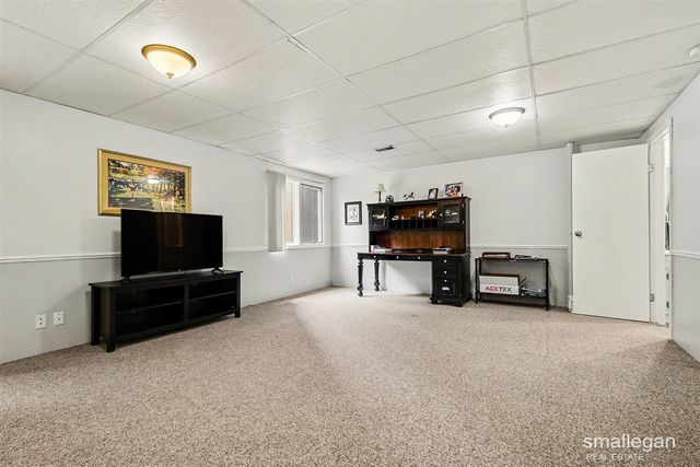 886 Harvest Drive, Holland, MI 49423