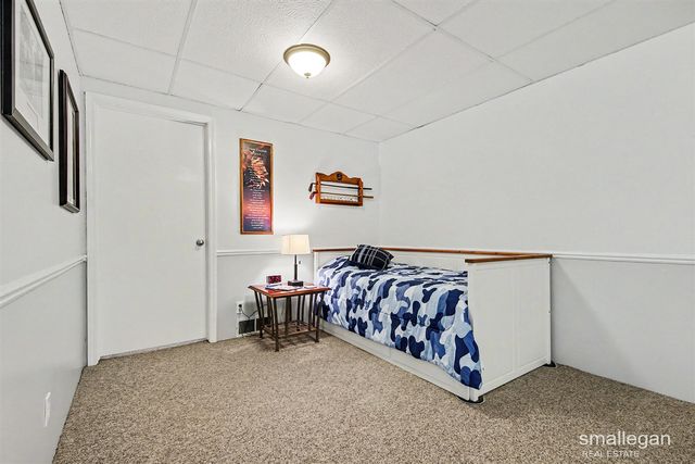 886 Harvest Drive, Holland, MI 49423