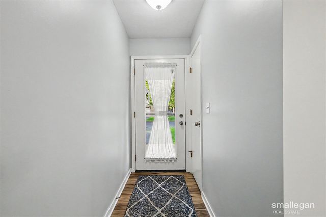 886 Harvest Drive, Holland, MI 49423