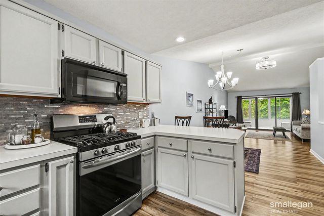 886 Harvest Drive, Holland, MI 49423