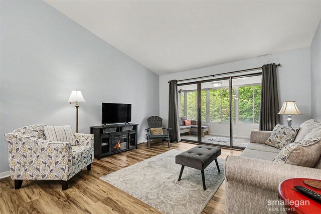886 Harvest Drive, Holland, MI 49423