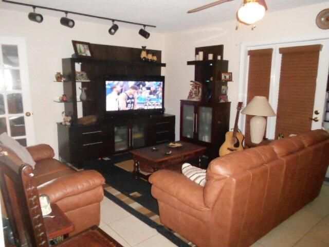 54 N Matador Lane, Davie, FL 33324