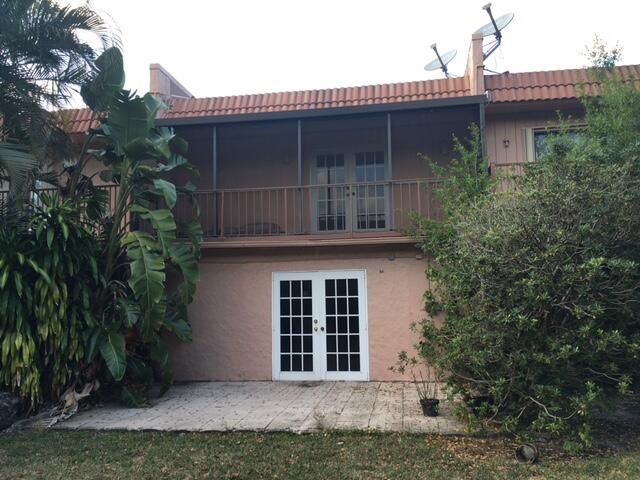 54 N Matador Lane, Davie, FL 33324