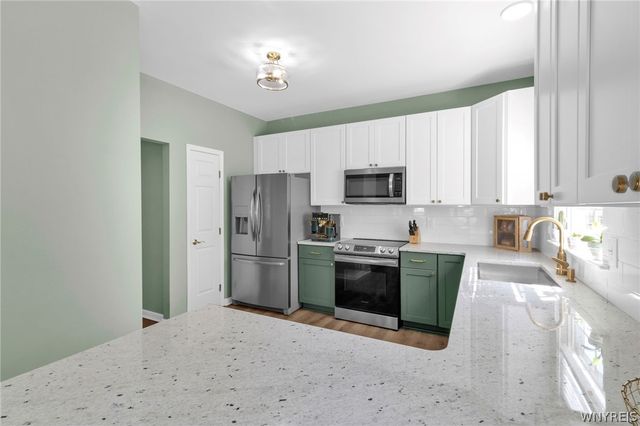 71 Carla Lane, West Seneca, NY 14224