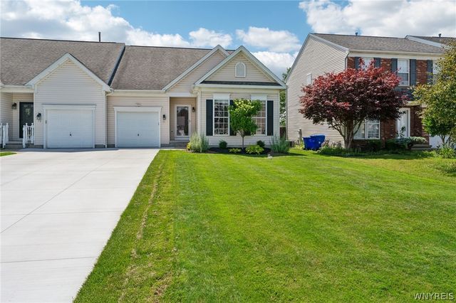71 Carla Lane, West Seneca, NY 14224