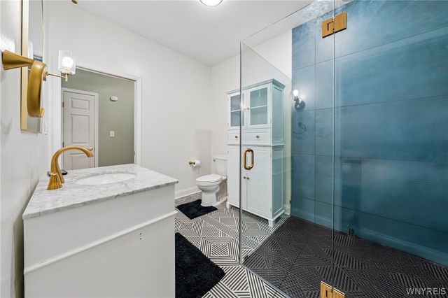 71 Carla Lane, West Seneca, NY 14224