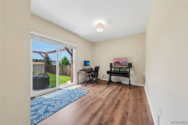 71 Carla Lane, West Seneca, NY 14224
