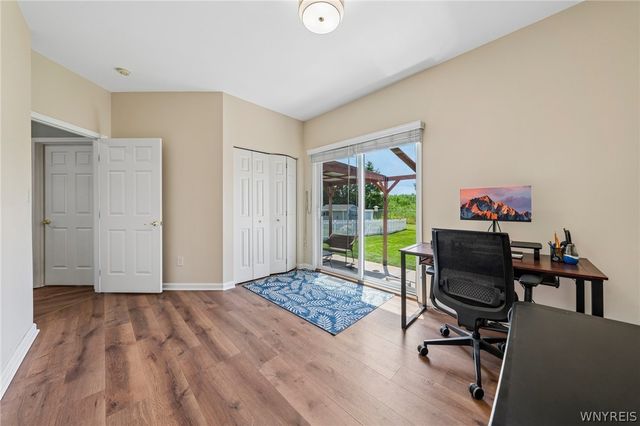 71 Carla Lane, West Seneca, NY 14224