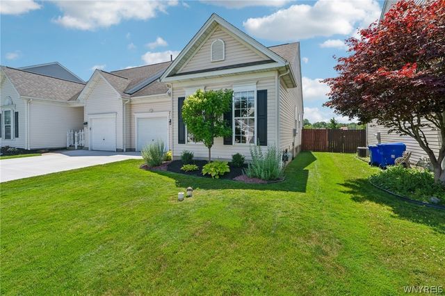 71 Carla Lane, West Seneca, NY 14224