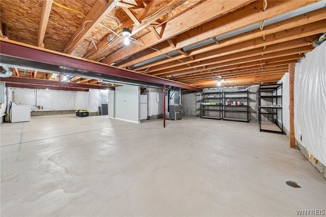 71 Carla Lane, West Seneca, NY 14224