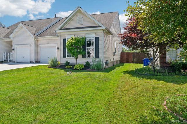 71 Carla Lane, West Seneca, NY 14224
