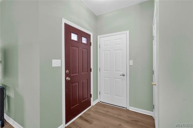 71 Carla Lane, West Seneca, NY 14224