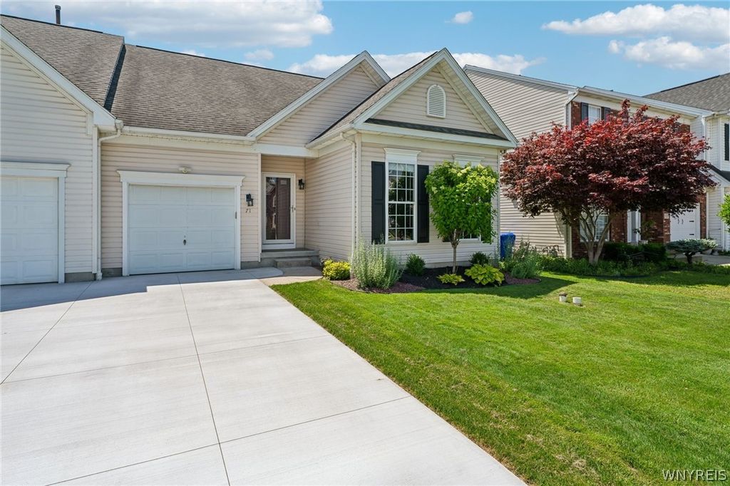 71 Carla Lane, West Seneca, NY 14224