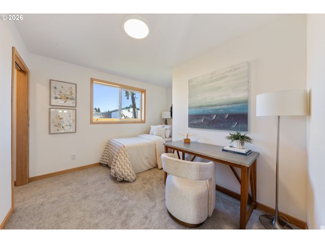 735 ST CHARLES St, Eugene, OR 97402