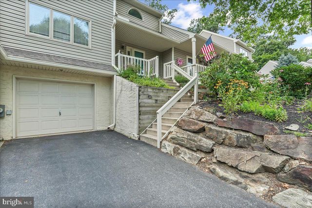 70 YELLOWWOOD DR, Downingtown, PA 19335