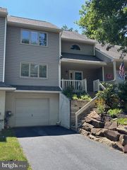 70 YELLOWWOOD DR #70, Downingtown, PA 19335
