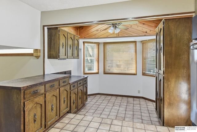 14227 Poppleton Circle, Omaha, NE 68144