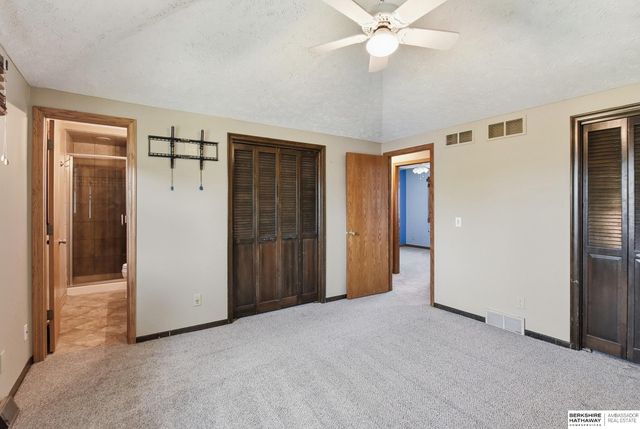 14227 Poppleton Circle, Omaha, NE 68144