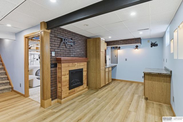 14227 Poppleton Circle, Omaha, NE 68144