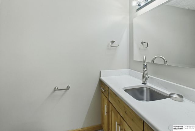 14227 Poppleton Circle, Omaha, NE 68144