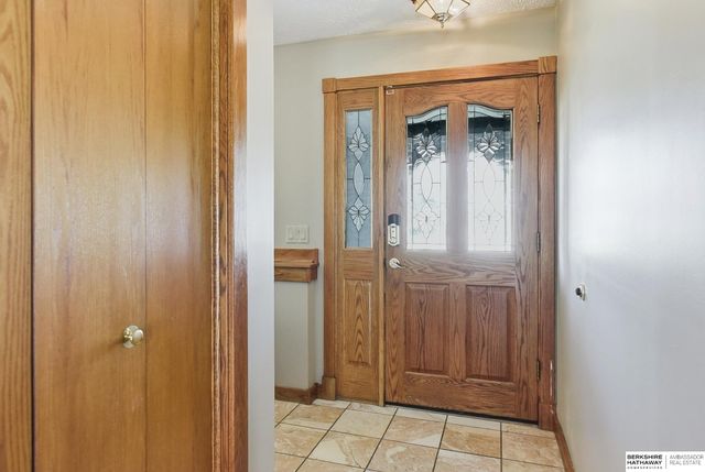 14227 Poppleton Circle, Omaha, NE 68144