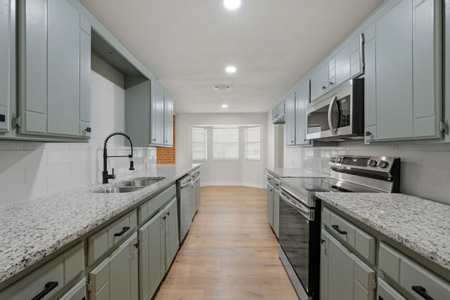 1204 Zahara Street, Bowie, TX 76230