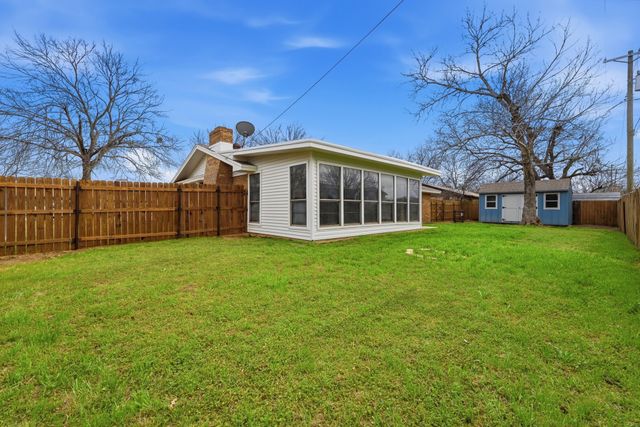 1204 Zahara Street, Bowie, TX 76230